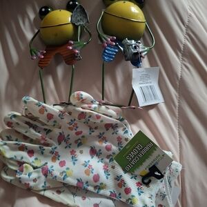 Colorful Frog Garden Decor and Floral Gloves
